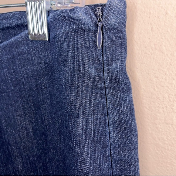 Size 10 St John’s Bay Blue Denim Look Pants Side Zip Closure Straight Leg - Picture 7 of 12